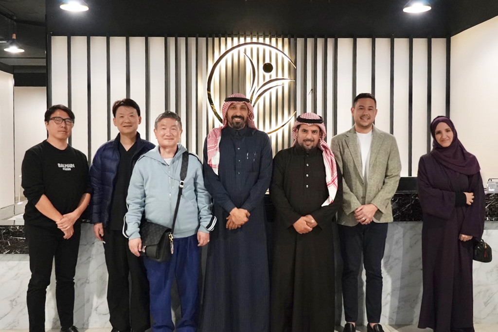 Yoshiyuki Nezu, CEO, One to One Welfare Education Academy Co., Ltd., has been invited by a prominent figure in Saudi Arabia to visit Riyadh to inspect the medical and nursing care situation.