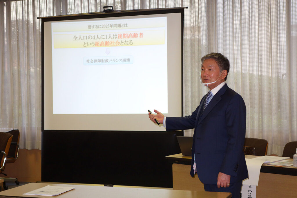 Training for Lifestyle Supporters for the Elderly in Fuchu City