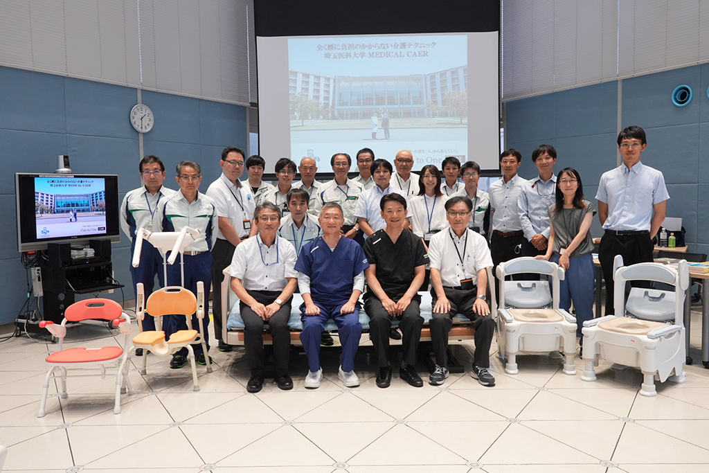 ARONKASEI CO., LTD. employees received training in Nezushiki Kaigogijutsu.